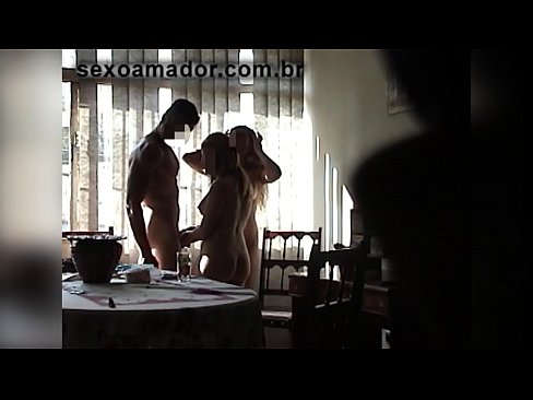 ❤️ Cov phooj ywg sib deev caw ib tug txiv neej loj thiab ib tug threesome nrog nws ️  porno  ntawm peb  ib